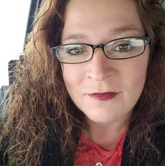 Meet your Posher, Amanda - Picture 1 of 1